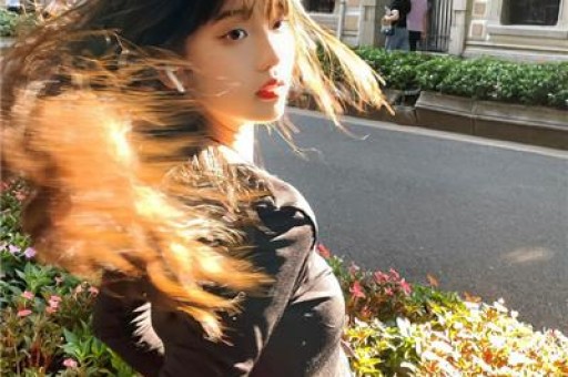 原来她早已结婚丈夫是国家一级演员如今定居上海被家人宠成宝