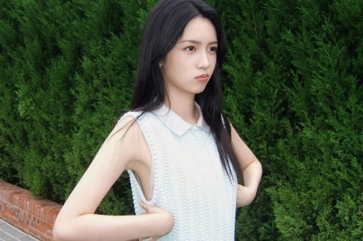 曝4瓜！湖南台女主持爱买高仿、体重反弹、怀四胎沈腾令人意外