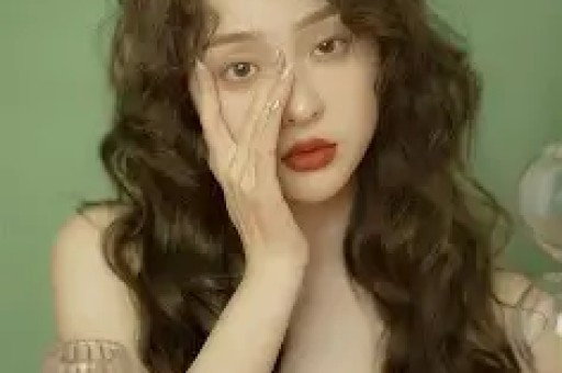 向太爆“娱乐圈大瓜”：女演员被导演白嫖男明星玩太花早早去世